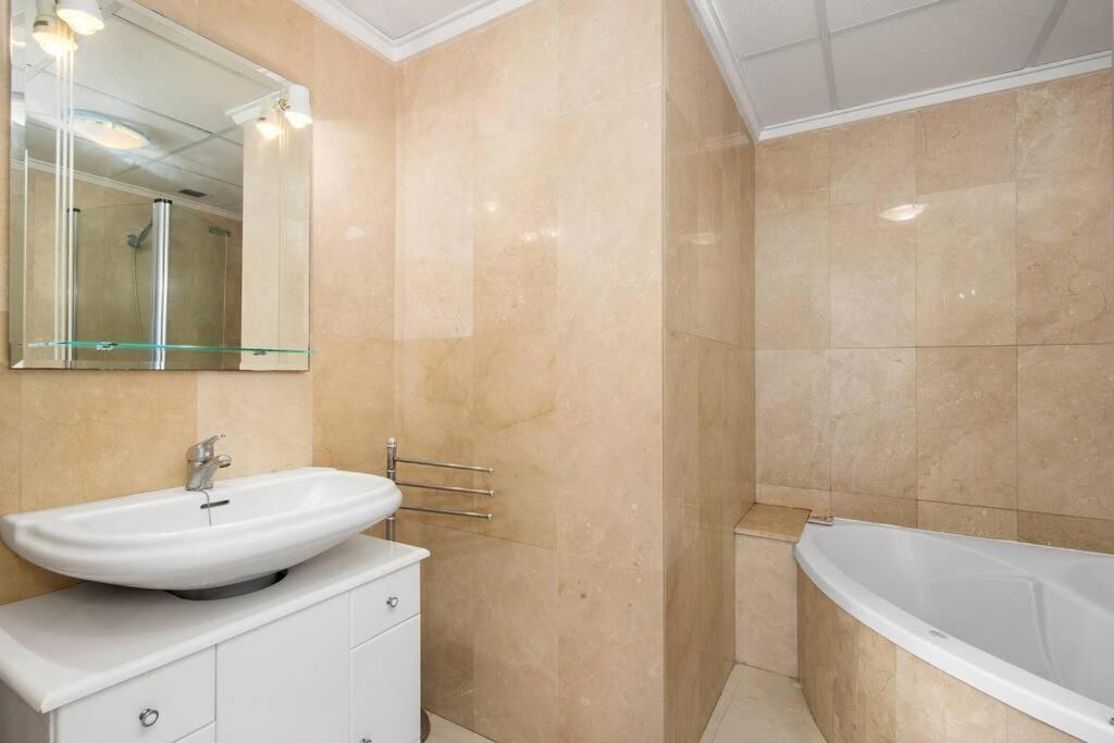 A Beautiful 2 Bedroom Townhouse - Las Cerezas Ciudad Quesada Luaran gambar